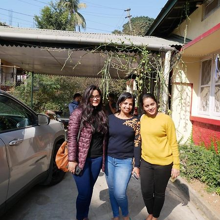 Gibbon Backpackers Hostel Guwahati Zewnętrze zdjęcie