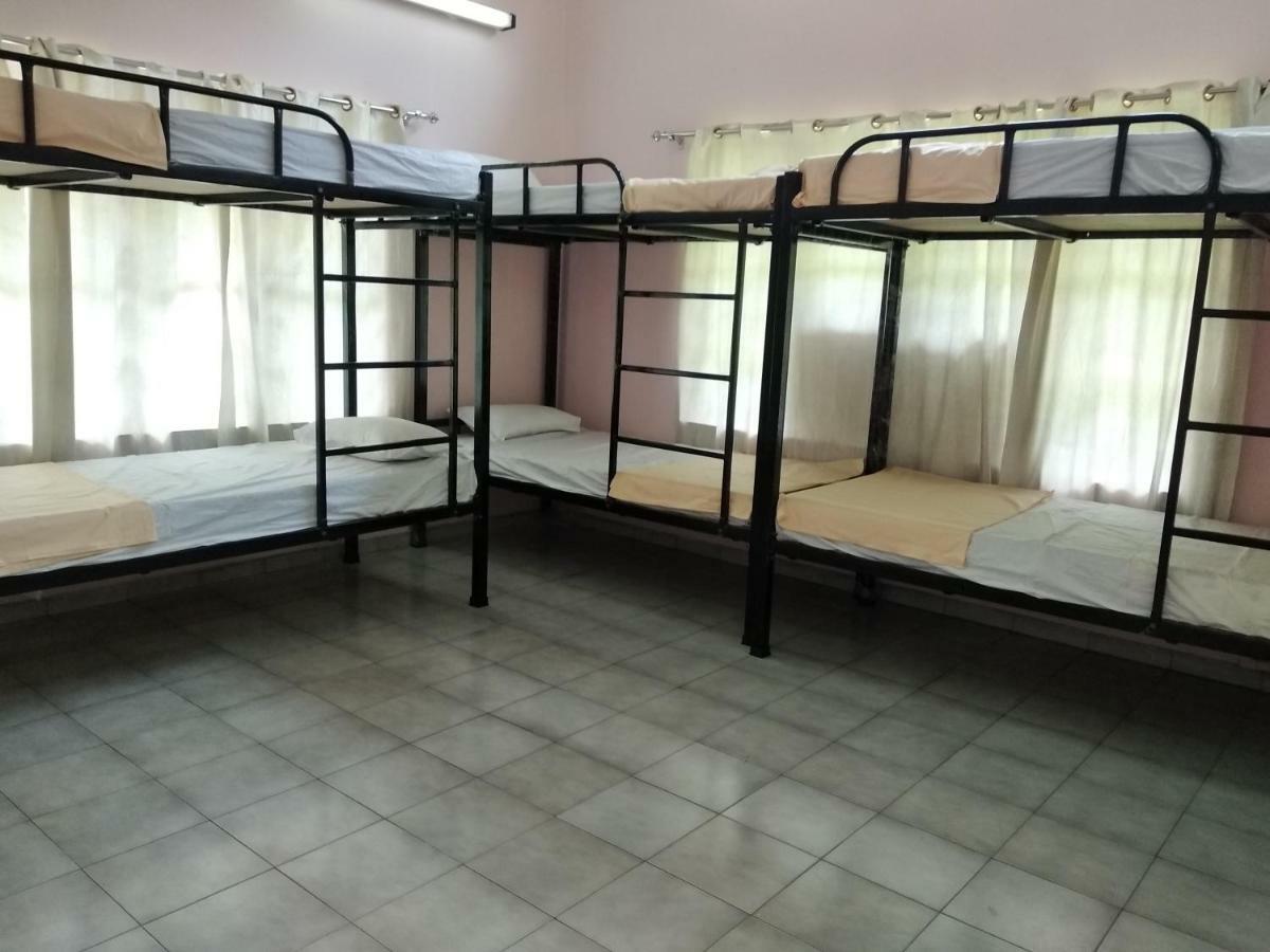 Gibbon Backpackers Hostel Guwahati Zewnętrze zdjęcie