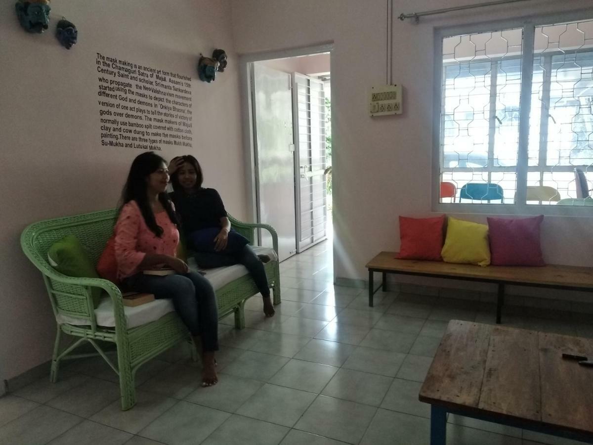 Gibbon Backpackers Hostel Guwahati Zewnętrze zdjęcie