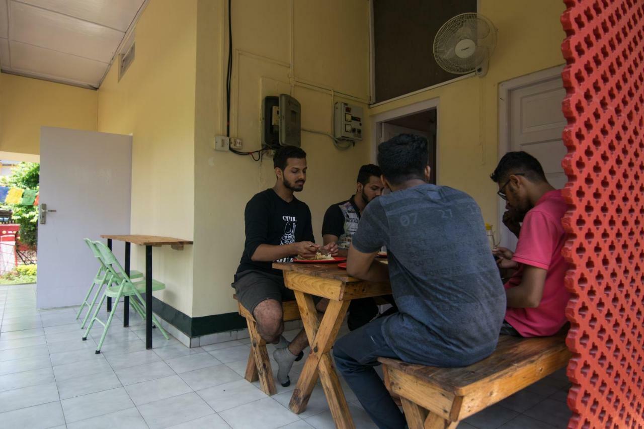 Gibbon Backpackers Hostel Guwahati Zewnętrze zdjęcie