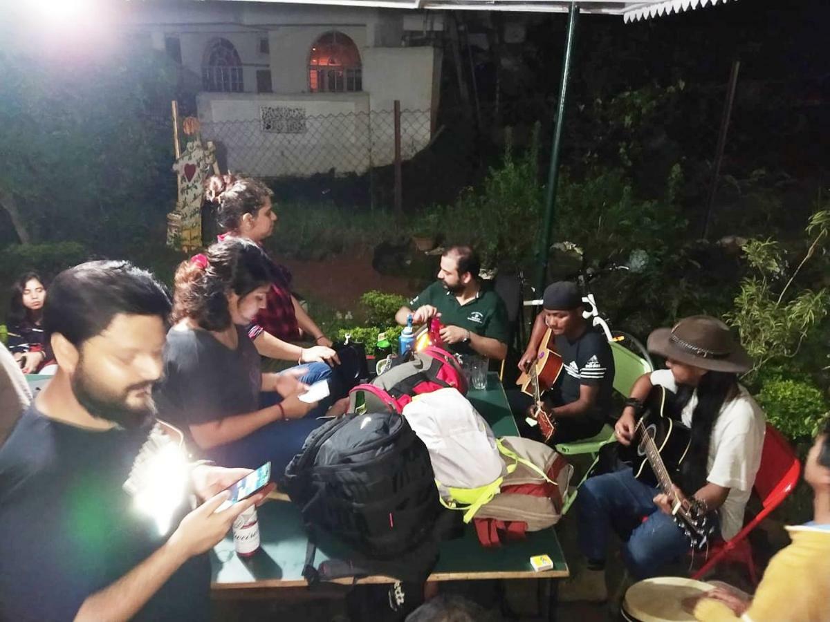 Gibbon Backpackers Hostel Guwahati Zewnętrze zdjęcie