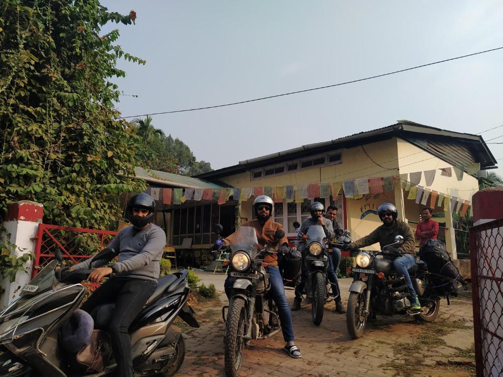 Gibbon Backpackers Hostel Guwahati Zewnętrze zdjęcie